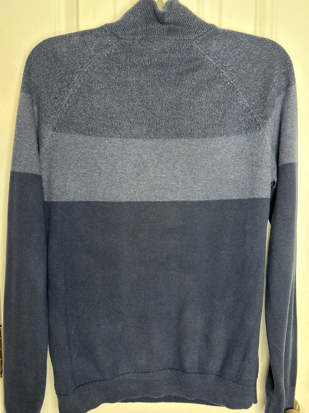 Calvin Klein Men’s Medium Blue Gray Colorblock Quarter Zip Sweater Pullover